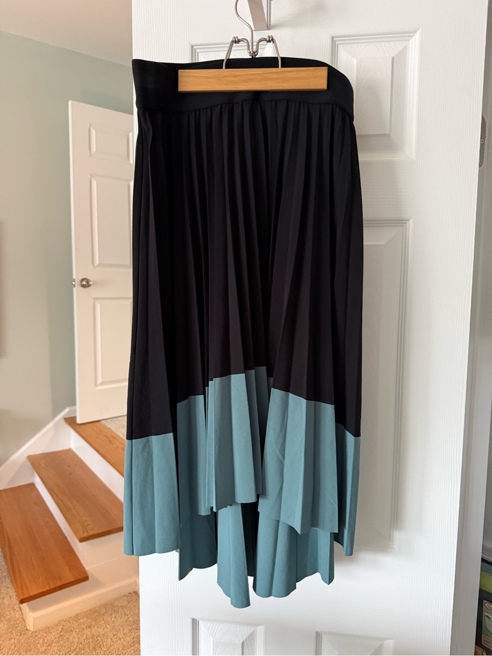 Athleta Black and Teal Colorblock Pleated High-Low Skirt